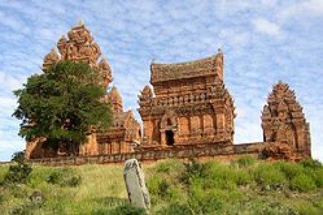 Tour Ninh Thuận Một Hành Trình - Thả Hồn Văn Hóa Chăm Pa, Đi Tìm Nho Tròn Ngọt Nắng